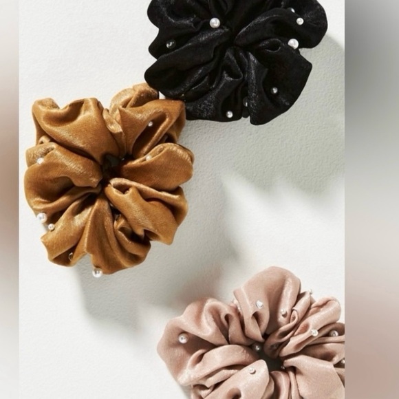 Anthropologie Pearl Scrunchies - Picture 2 of 7